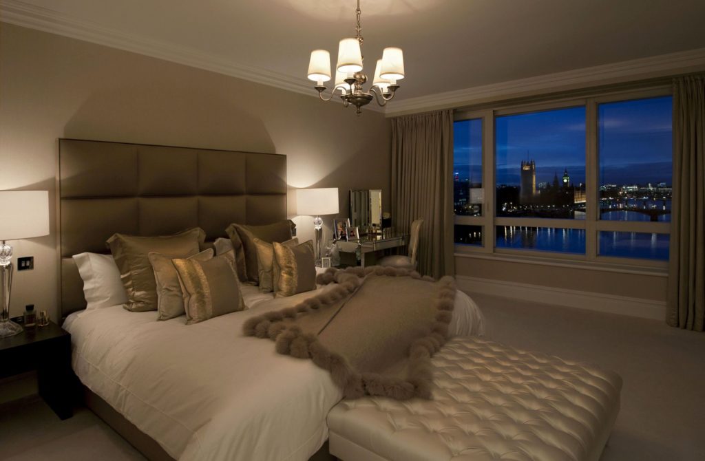 Riverside apartment in London
