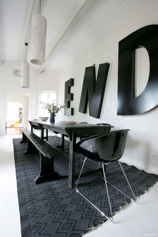 minimal-black