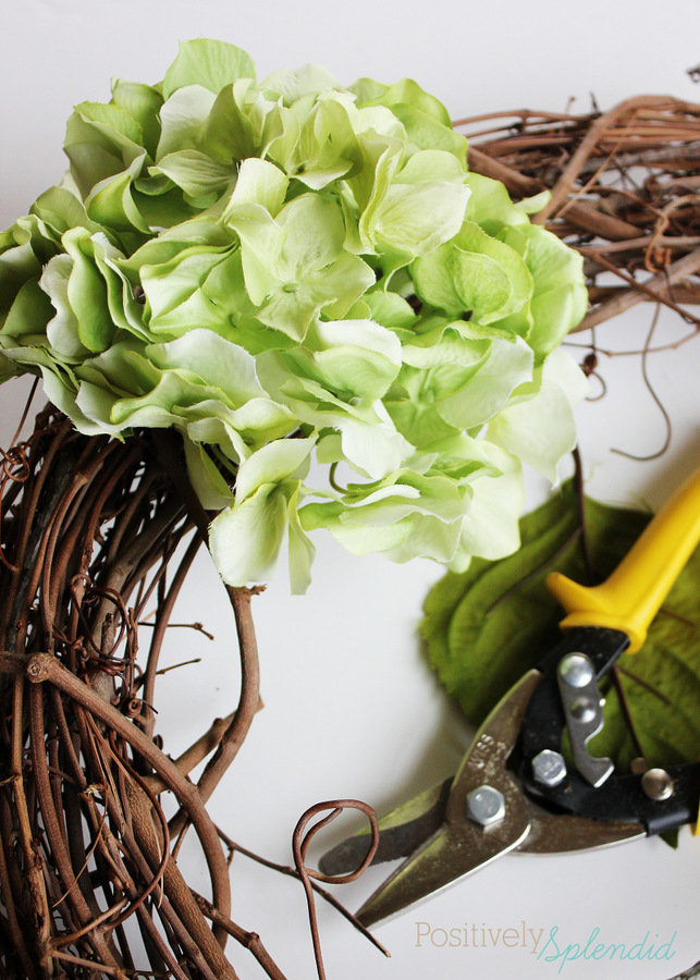 floral-spring-wreath