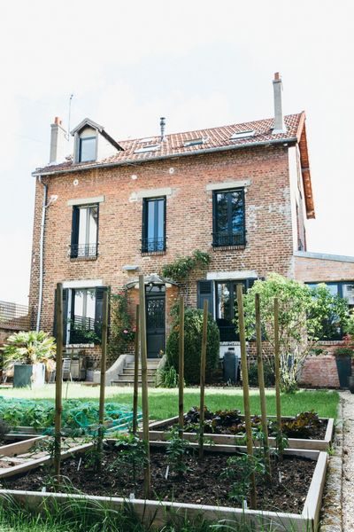 old building_family home