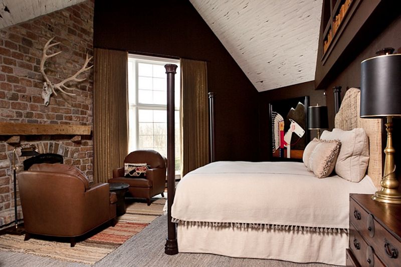 Elegant_Rooms_Dark_Paint_Wallcoverings