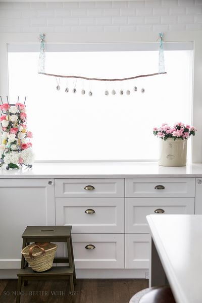 DIY-vintage-happy-easter-eggs