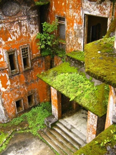 Abandoned Architecture