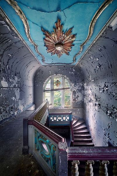 Abandoned Architecture