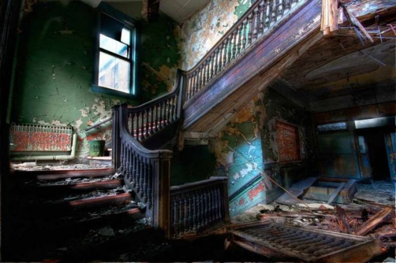 Abandoned Architecture