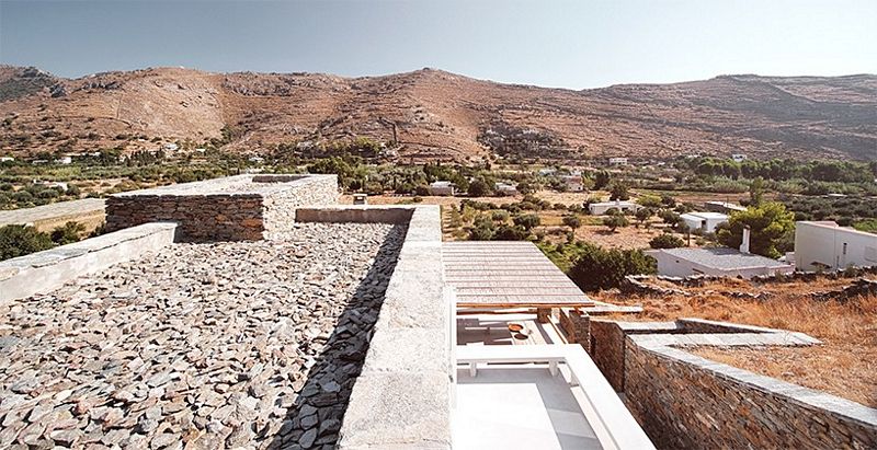 Cometa Architects Design a Private Residence in the Cyclades