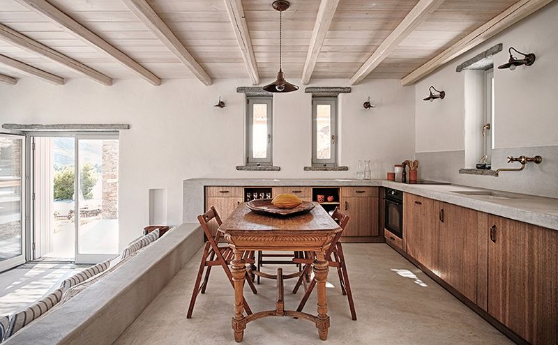 Cometa Architects Design a Private Residence in the Cyclades