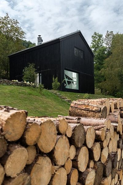 BOOOOX HERITAGE BARN