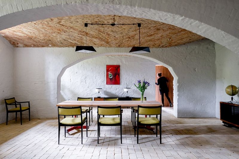 Summer apartment near Berlin by Studio Loft Kolasiński