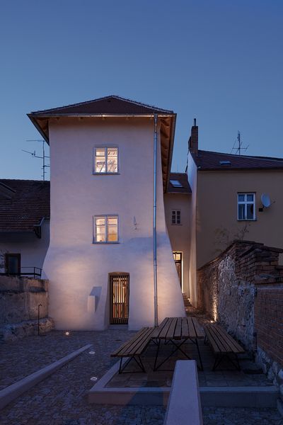Stajnhaus by studio ORA