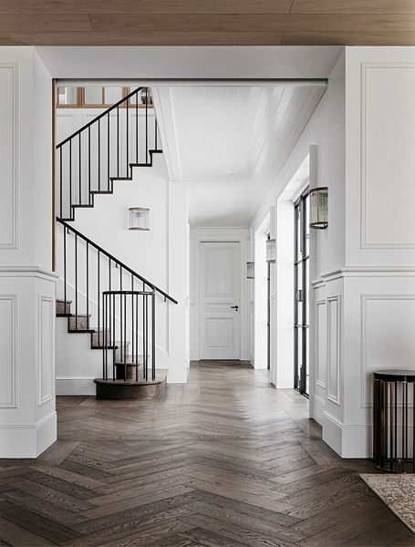 House in Palm Beach by Alexander & Co.
