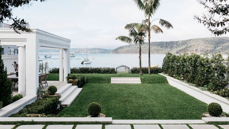 House in Palm Beach by Alexander & Co.