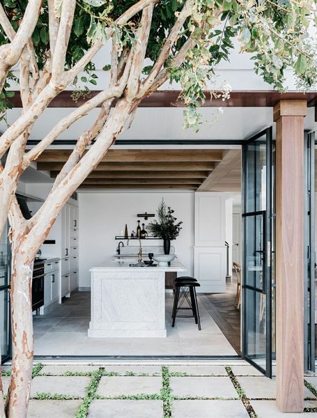 House in Palm Beach by Alexander & Co.