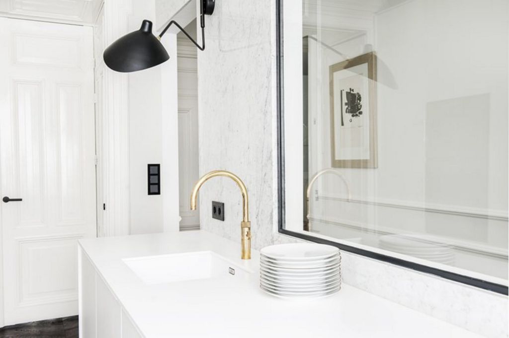 Amsterdam Canal Family Home by LG Hausys Europe