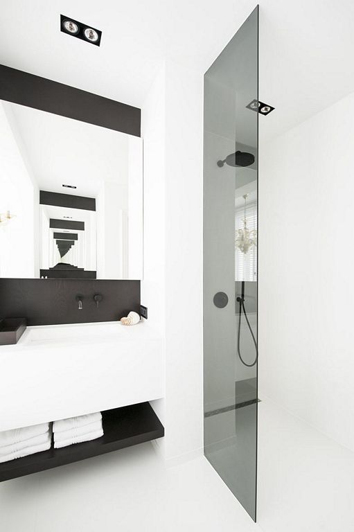 Amsterdam Canal Family Home by LG Hausys Europe