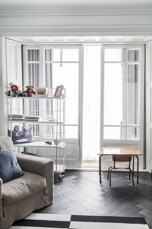 Amsterdam Canal Family Home by LG Hausys Europe