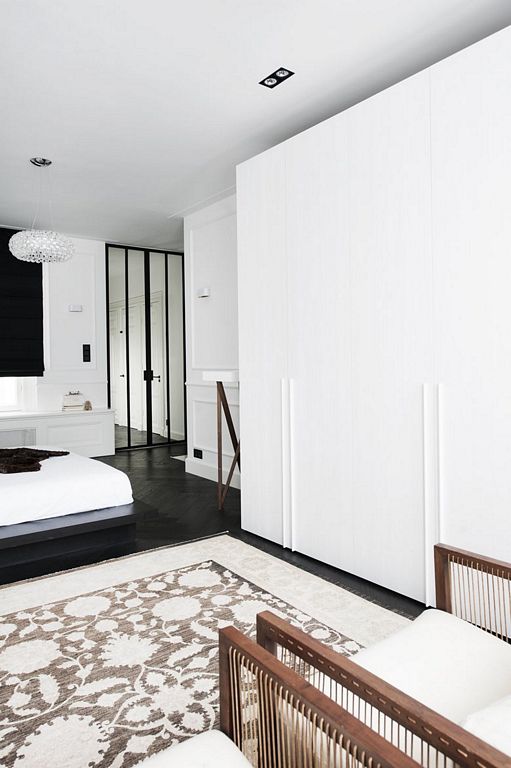 Amsterdam Canal Family Home by LG Hausys Europe
