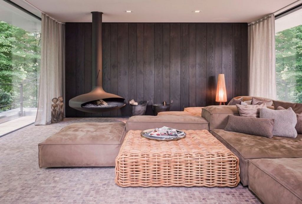 House in an Urban Jungle by Dreimeta GmbH & Co.KG