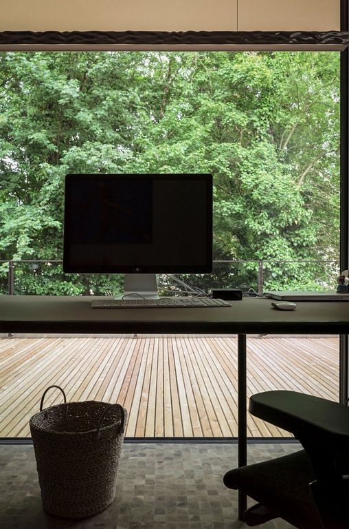 House in an Urban Jungle by Dreimeta GmbH & Co.KG