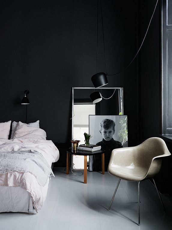 A dreamy Scandinavian apartment in shades of blue, black and grey