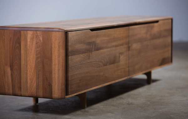 Solid Wood versus Veneer Wood Furniture