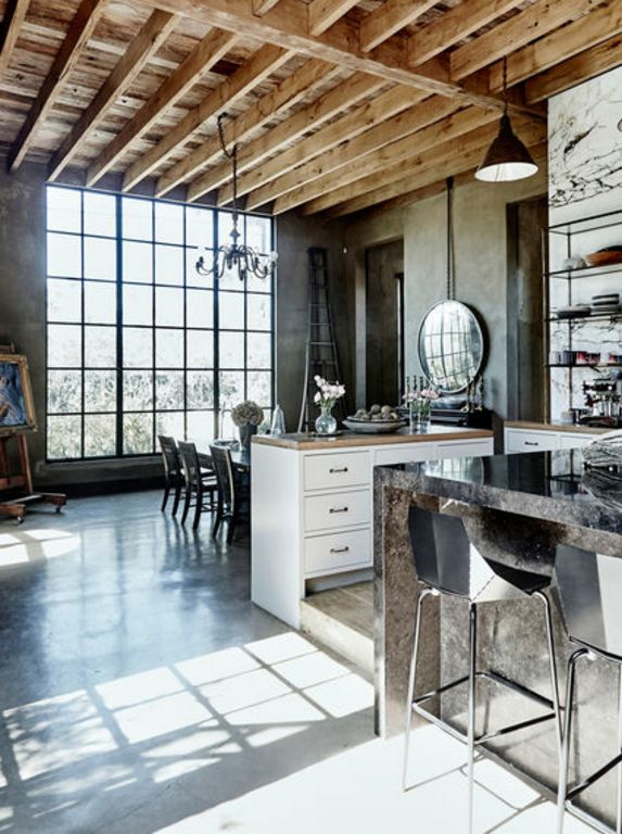 An impressive family house in Venice beach, California