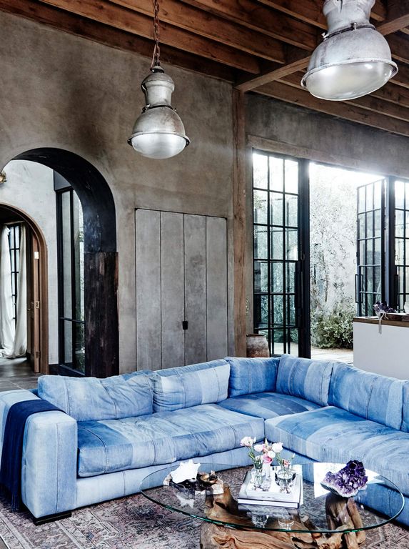 An impressive family house in Venice beach, California