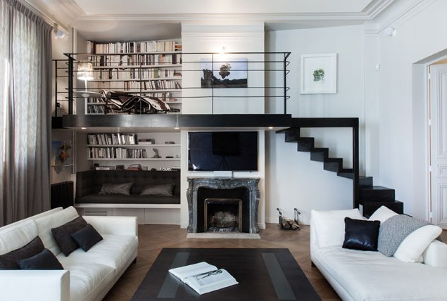 Beautiful black and white décor in a Paris apartment