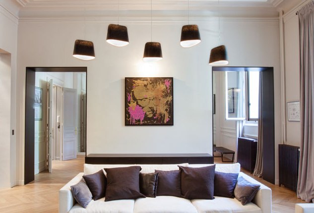 Beautiful black and white decor in a Paris apartment