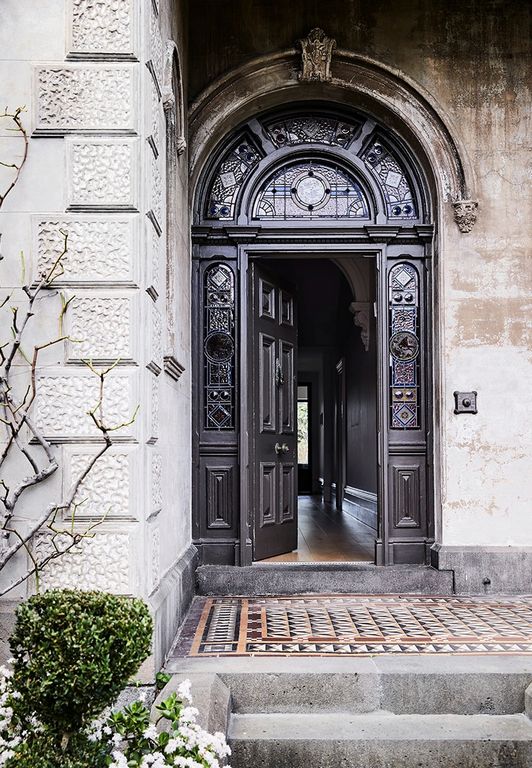 Elsternwick House... a magnificent renovation of a Victorian home