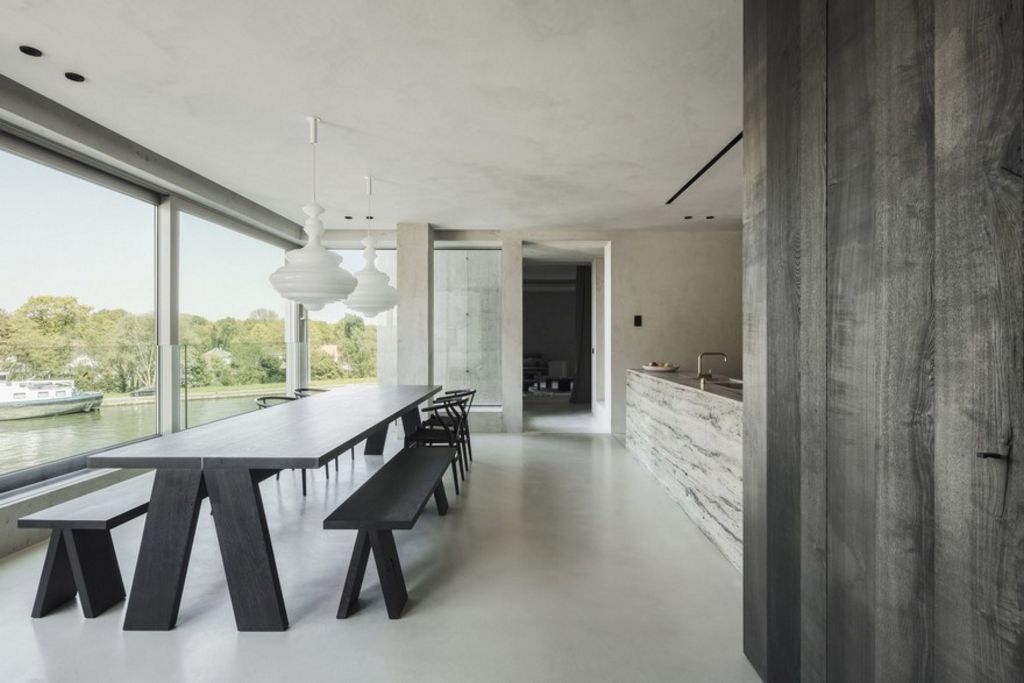 Α concrete silo apartment in Antwerp