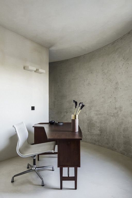 Α concrete silo apartment in Antwerp