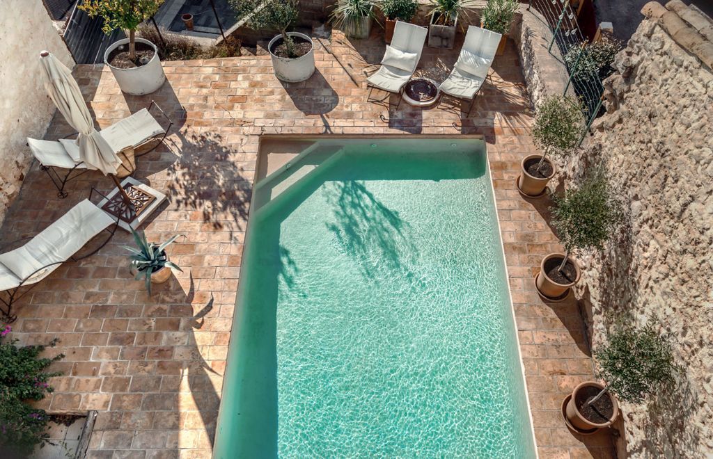 La Belle Vue, a B & B charmant of the south French countryside