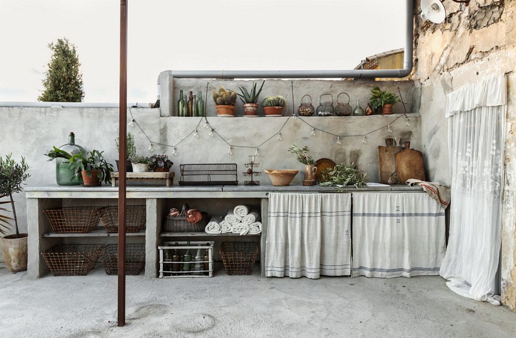 La Belle Vue, a B & B charmant of the south French countryside