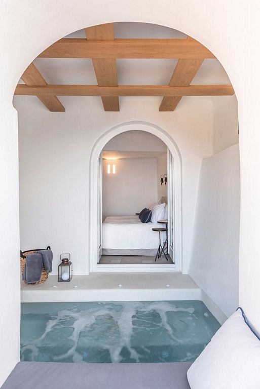 Porto Fira Suites