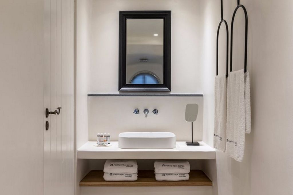 Porto Fira Suites