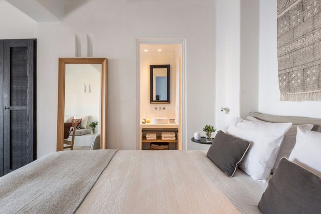 Porto Fira Suites