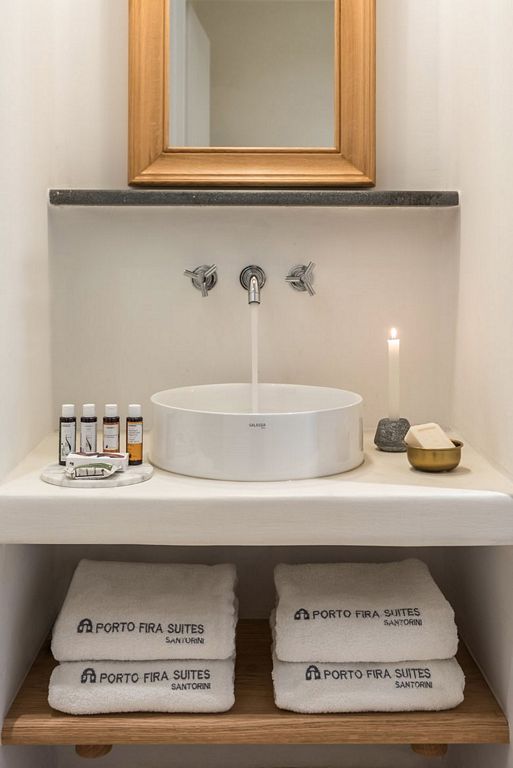 Porto Fira Suites