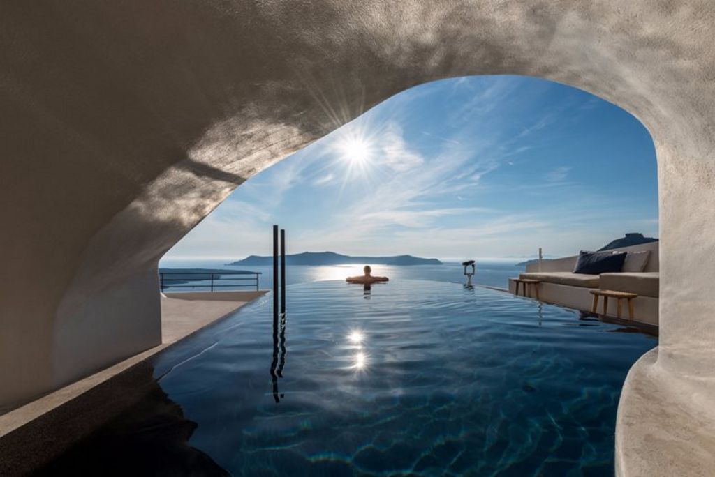 Porto Fira Suites