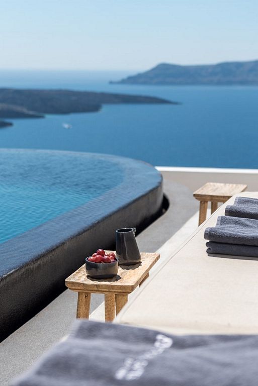 Porto Fira Suites