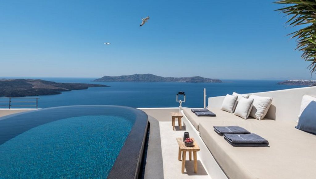 Porto Fira Suites