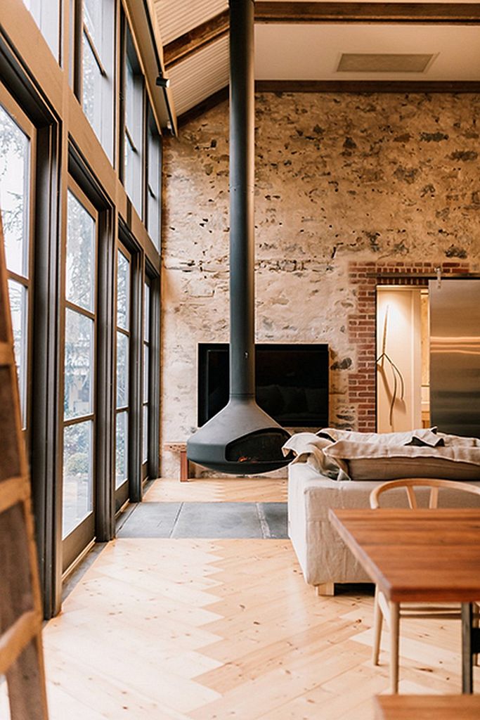 North Adelaide Barn by Williams Burton Leopardi