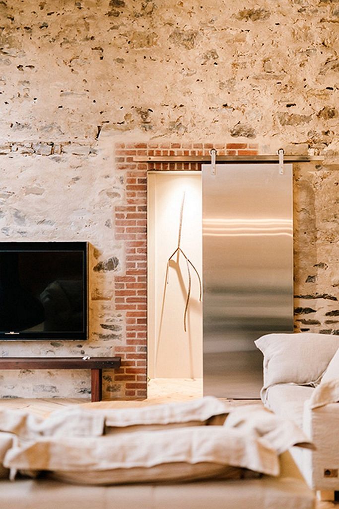 North Adelaide Barn by Williams Burton Leopardi
