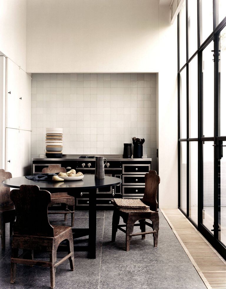 VVD II Residence, Antwerp, Belgium by Vincent van Duysen