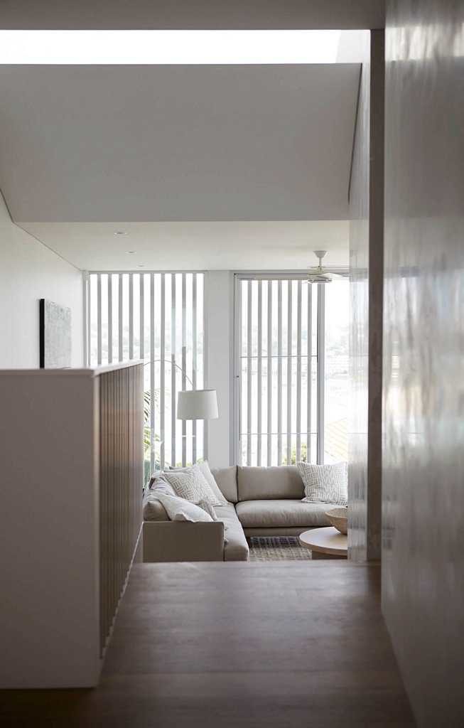 Cliff Top House by Hare + Klein