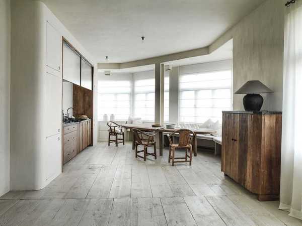 An apartment in Brussels by Joris Van Apers