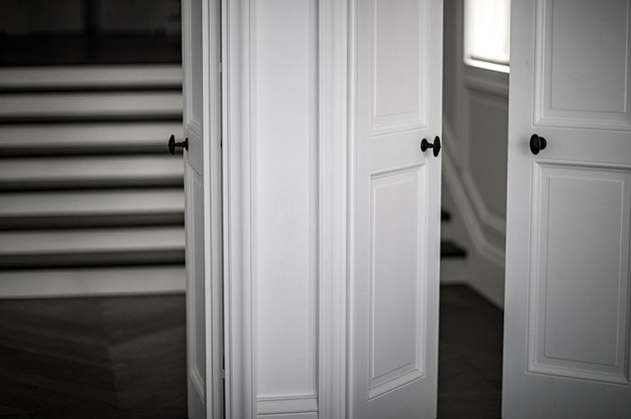 Αn impressive apartment in Paris by Frederic Berthier