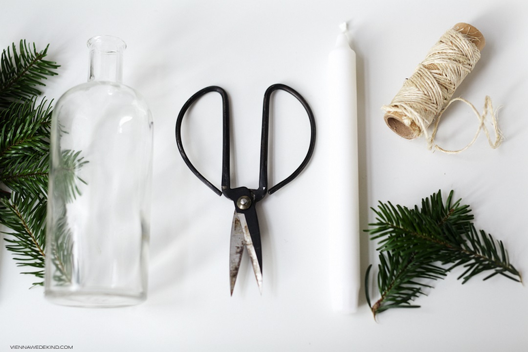 A Simple DIY Christmas Candleholder