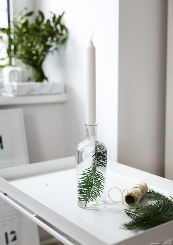 A Simple DIY Christmas Candleholder