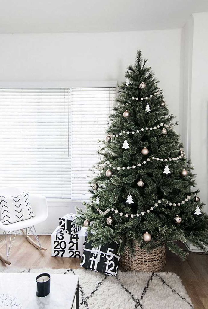 Minimal Scandinavian Christmas Tree